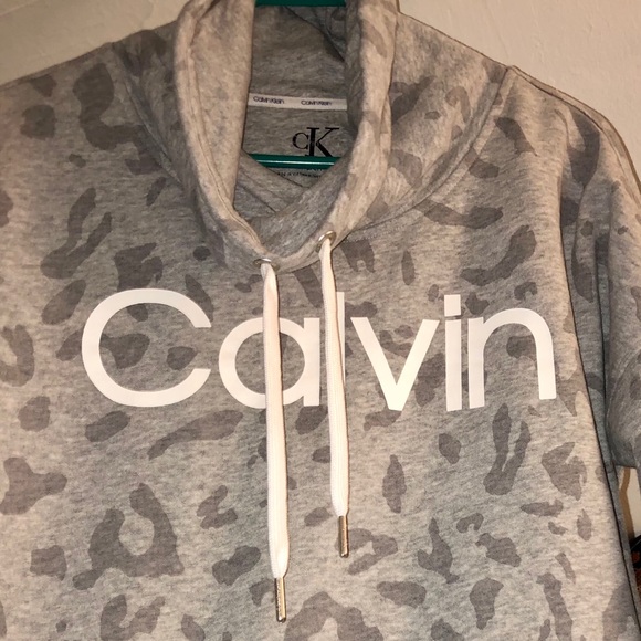 Calvin Klein Sweatshirt - Picture 3 of 6